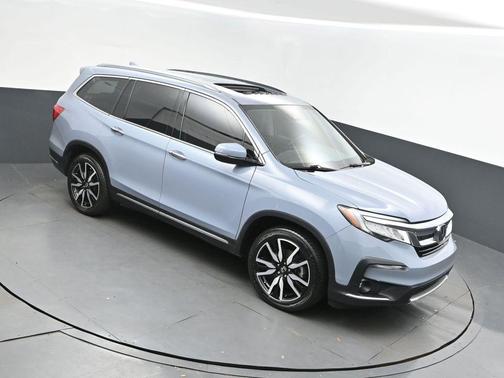 2022 Honda Pilot Touring 8-Passenger