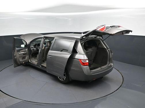 Polished Metal Metallic 2011 Honda Odyssey EX-L