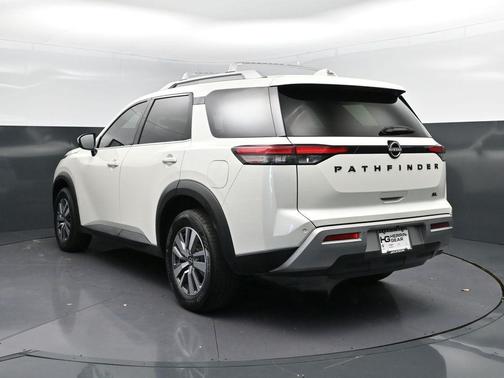 2023 Nissan Pathfinder SL FWD