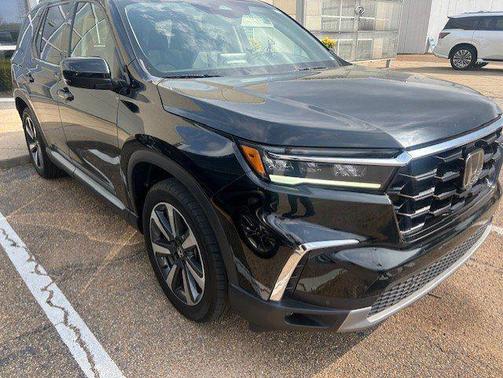 2023 Honda Pilot Touring 8-Passenger