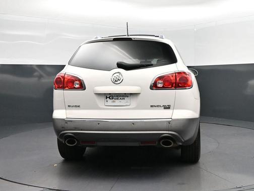 White Opal 2011 Buick Enclave 1XL