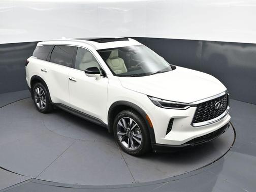 Majestic White 2023 INFINITI QX60 Luxe
