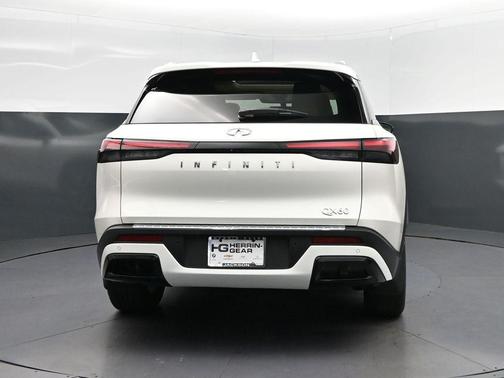 Majestic White 2023 INFINITI QX60 Luxe