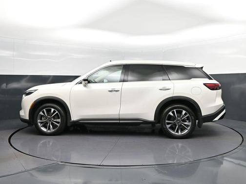 Majestic White 2023 INFINITI QX60 Luxe