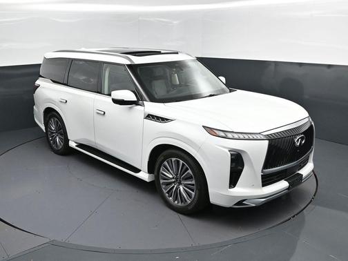 2025 INFINITI QX80 Luxe