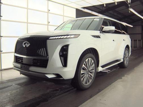 2025 INFINITI QX80 Luxe