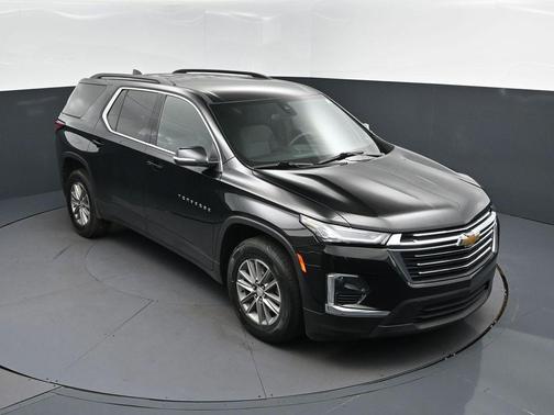 Mosaic Black Metallic 2024 Chevrolet Traverse LT Cloth
