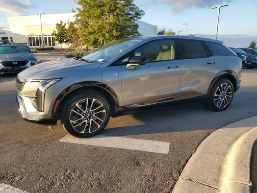 2025 Cadillac OPTIQ Sport 2 AWD