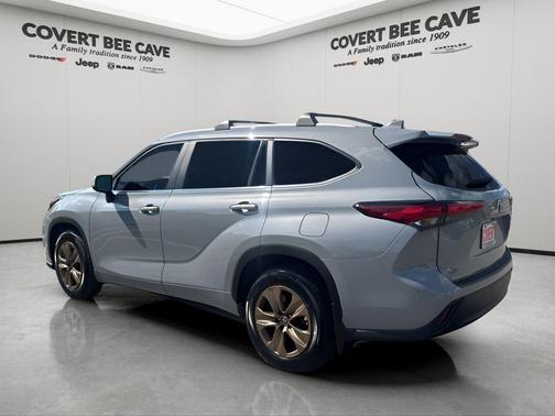 2023 Toyota Highlander Hybrid XLE