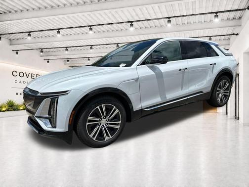 Vibrant White Tricoat 2026 Cadillac LYRIQ Luxury