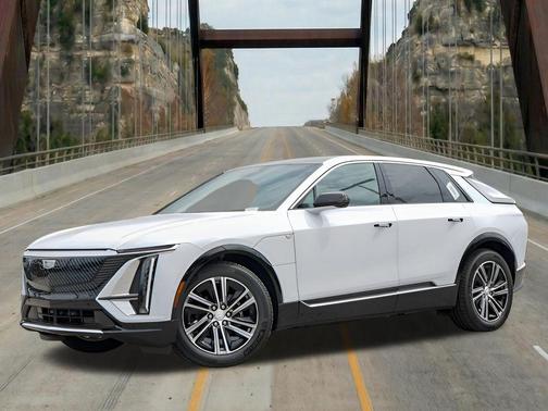 Vibrant White Tricoat 2026 Cadillac LYRIQ Luxury
