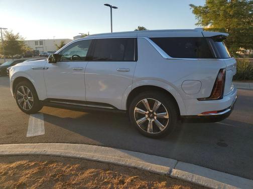 2026 Cadillac Escalade IQL Luxury