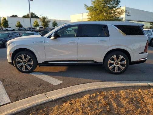 2026 Cadillac Escalade IQL Luxury