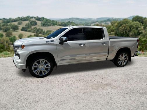 Iridescent Pearl Tricoat 2024 Chevrolet Silverado 1500 High Country