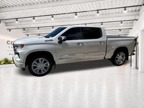 Iridescent Pearl Tricoat 2024 Chevrolet Silverado 1500 High Country