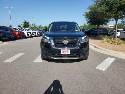 2023 Nissan Pathfinder Platinum FWD