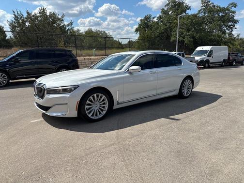 2020 BMW 740 740i