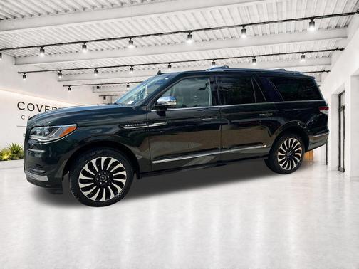 Green Metallic 2022 Lincoln Navigator Black Label