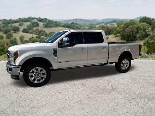 White Platinum Clearcoat Metallic 2018 Ford F-250 King Ranch