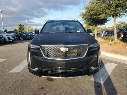 2025 Cadillac XT6 Premium Luxury FWD