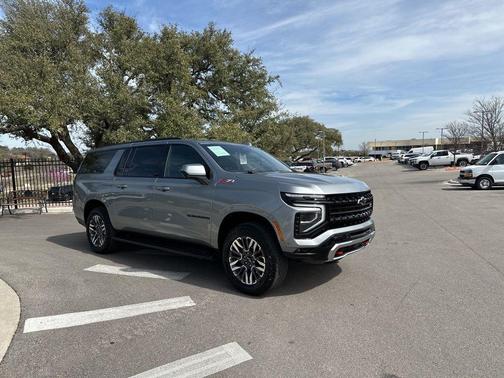 2025 Chevrolet Suburban 4WD Z71