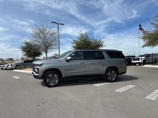 2025 Chevrolet Suburban 4WD Z71