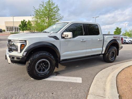 Avalanche 2024 Ford F-150 Raptor