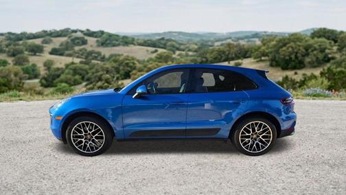 Sapphire Blue Metallic 2018 Porsche Macan Macan Sport Edition