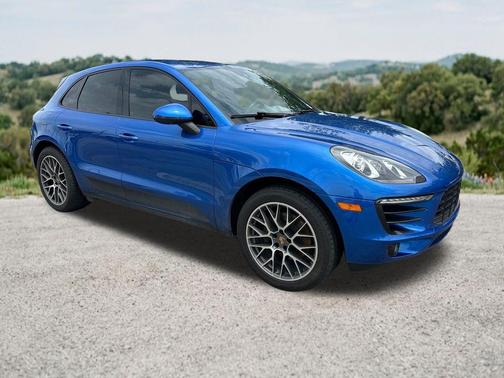 Sapphire Blue Metallic 2018 Porsche Macan Macan Sport Edition