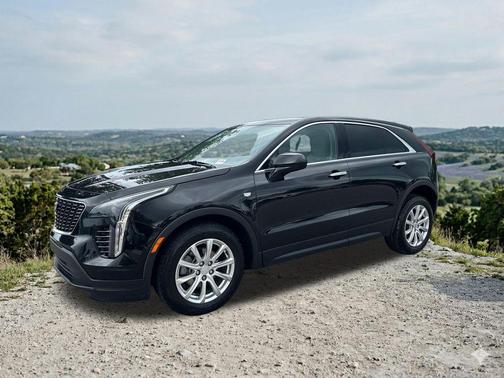 Stellar Black Metallic 2023 Cadillac XT4 Luxury
