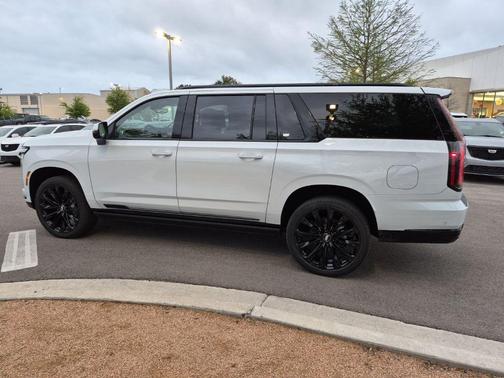 Vibrant White Tricoat 2026 Cadillac Escalade ESV Sport Platinum