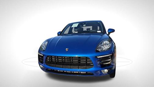 Sapphire Blue Metallic 2018 Porsche Macan Macan Sport Edition