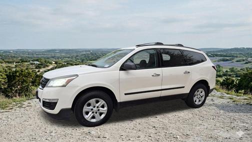 White 2015 Chevrolet Traverse LS