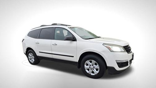 White 2015 Chevrolet Traverse LS