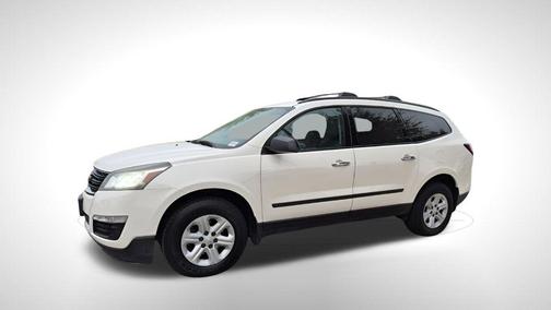 White 2015 Chevrolet Traverse LS