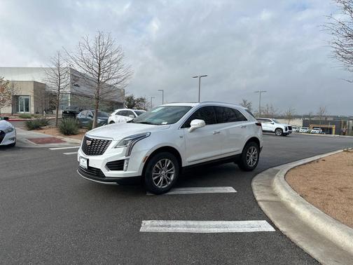 2022 Cadillac XT5 Premium Luxury