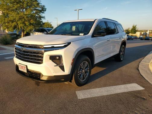 2024 Chevrolet Traverse LT