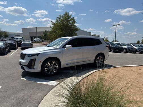 2025 Cadillac XT6 Premium Luxury FWD