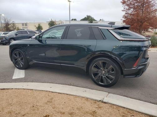 2024 Cadillac LYRIQ Sport