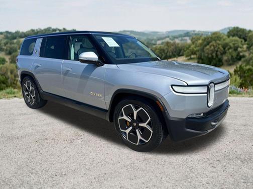 LA Silver 2023 Rivian R1S Adventure