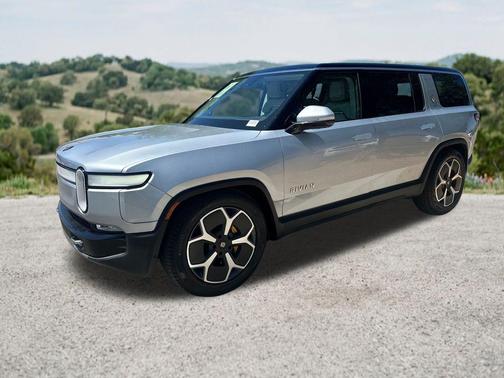 LA Silver 2023 Rivian R1S Adventure