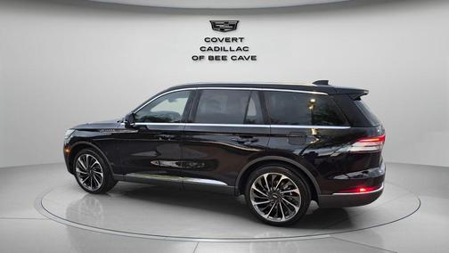Infinite Black Metallic Clearcoat 2026 Lincoln Aviator Reserve