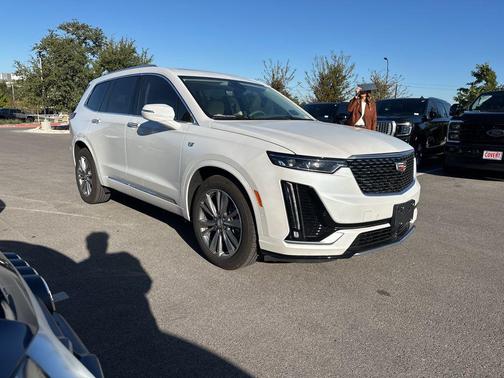 2025 Cadillac XT6 Premium Luxury FWD