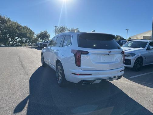 2025 Cadillac XT6 Premium Luxury FWD