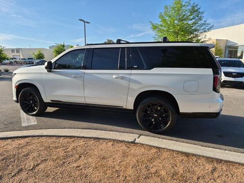 Crystal White Tricoat 2023 Cadillac Escalade ESV Sport Platinum