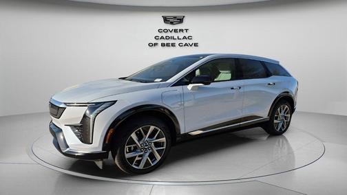 Vibrant White Tricoat 2026 Cadillac OPTIQ Luxury