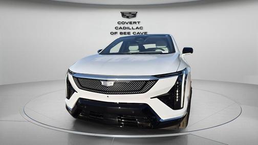 Vibrant White Tricoat 2026 Cadillac OPTIQ Luxury