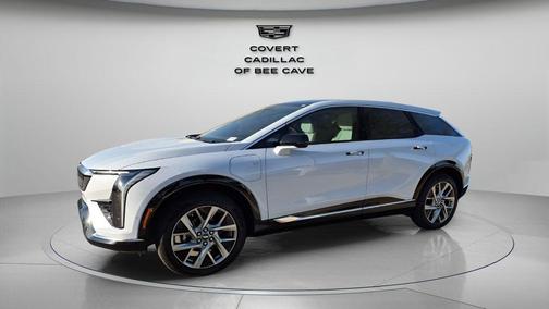 Vibrant White Tricoat 2026 Cadillac OPTIQ Luxury