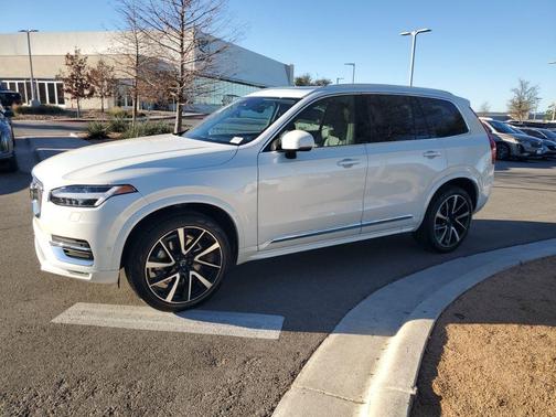 2024 Volvo XC90 B6 Plus Bright Theme 6-Seater