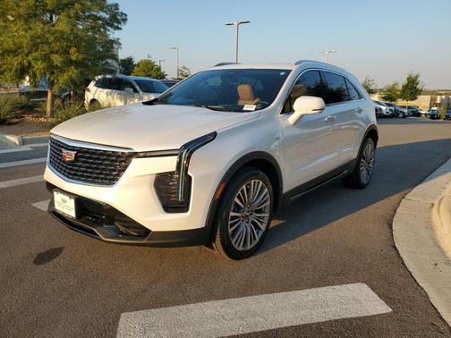 2025 Cadillac XT4 Premium Luxury